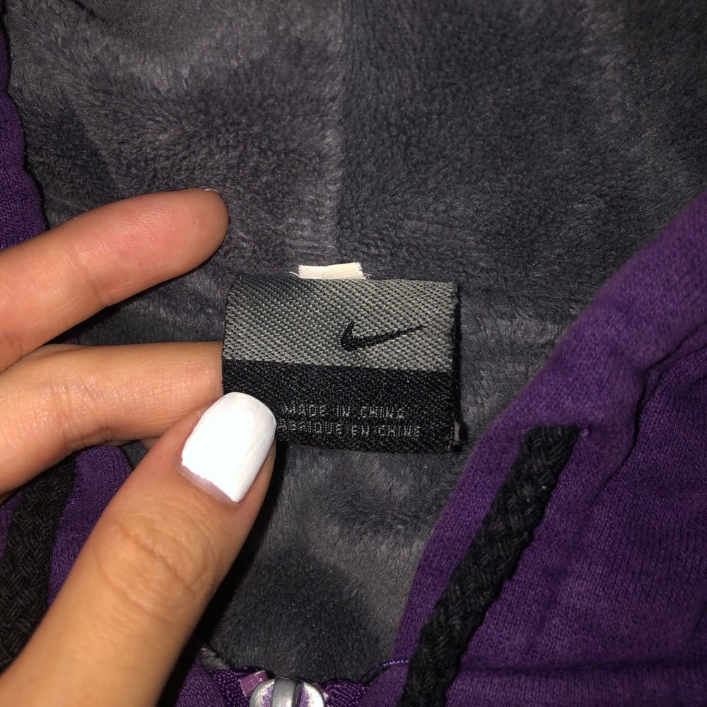 Nike - Picture 4 of 4